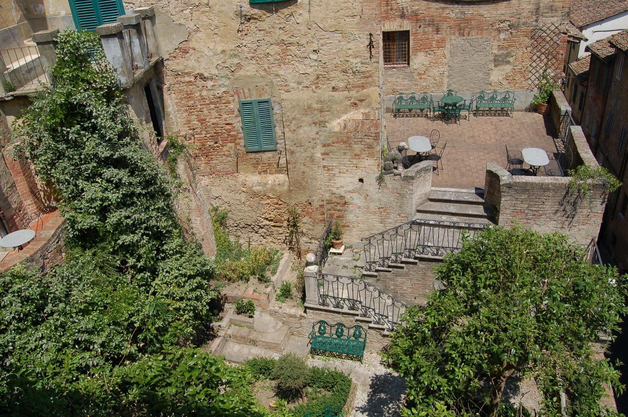 Bnb Residenza D Epoca Il Casato Siena Exteriör bild